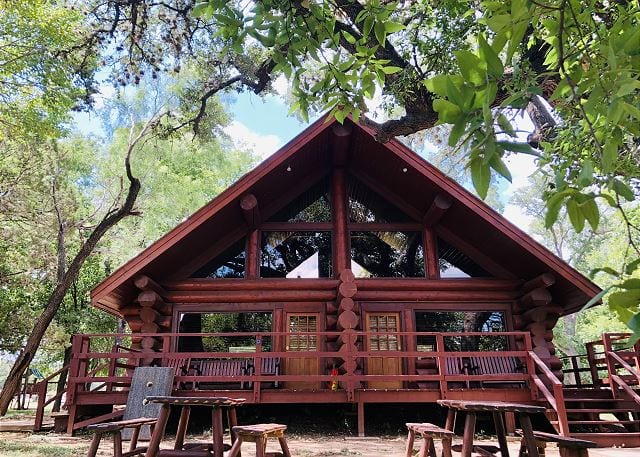 Rica Shae - exterior, picnic tables