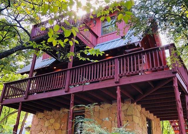 The Steen - patio deck and balcony.